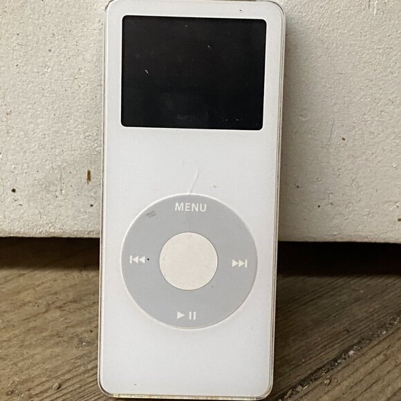 Vintage 2006 Apple Ipod Nano 1st Generation 1GB - White/Silver - Picture 2 of 6